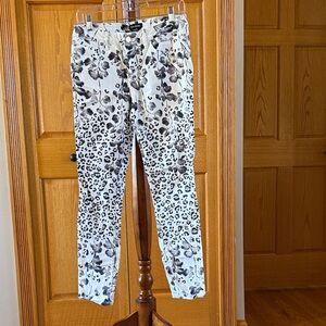 bebe Black and White Floral & Leopard Straight Leg Pants